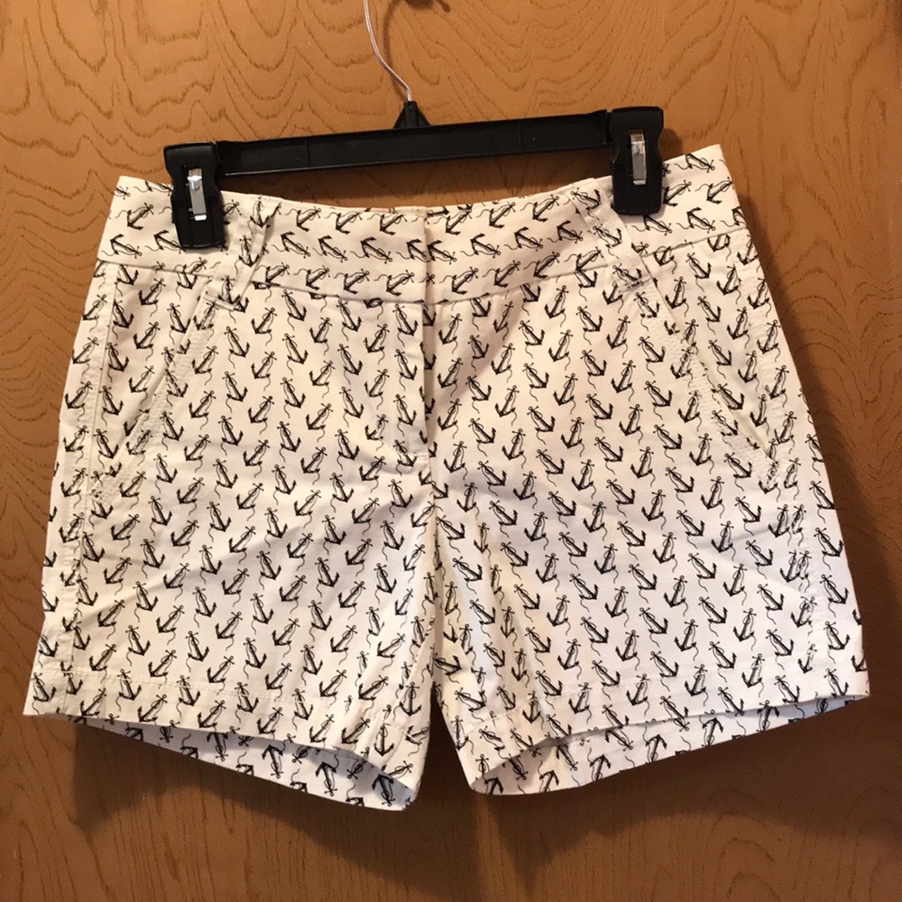 Cream and black anchor patterned city shorts